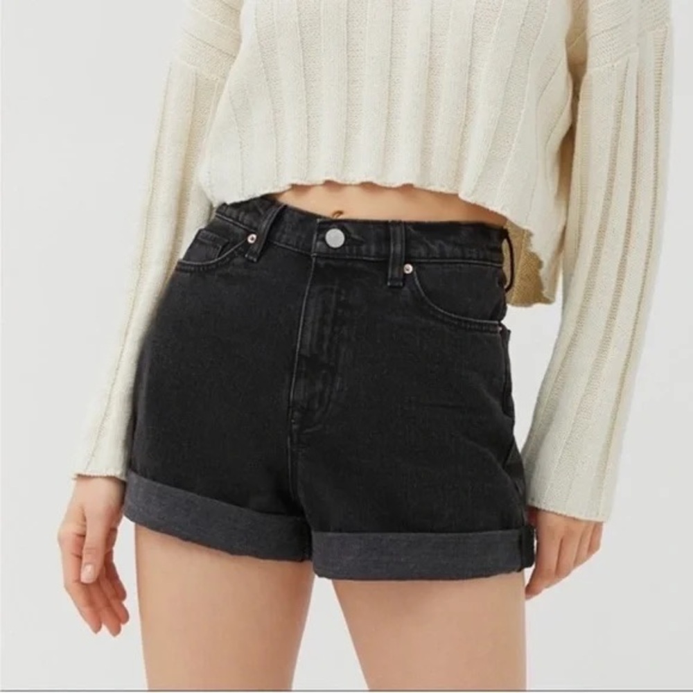 BDG High Rise Mom Jean Shorts Urban Outfitters Black Denim Size 26 Cuffed